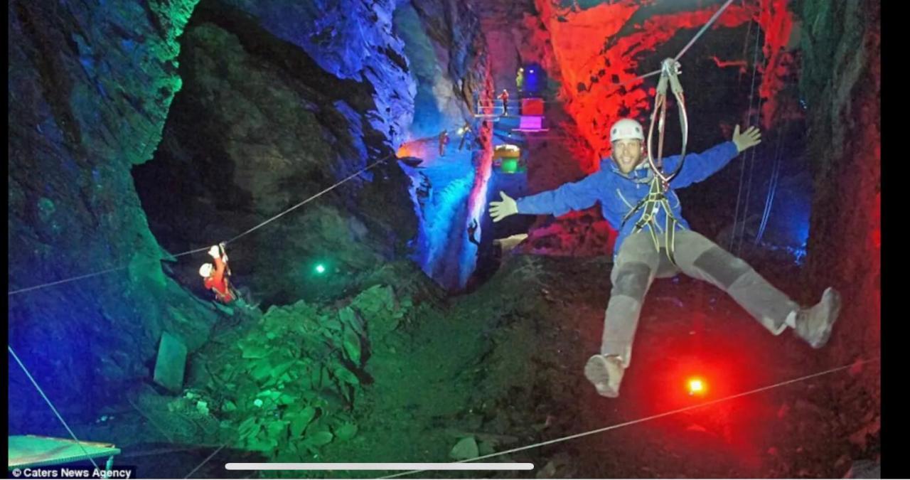 Tanygrisiau Zip Cottage Sleeps 2-3 Climb Snowdon Zip World מראה חיצוני תמונה