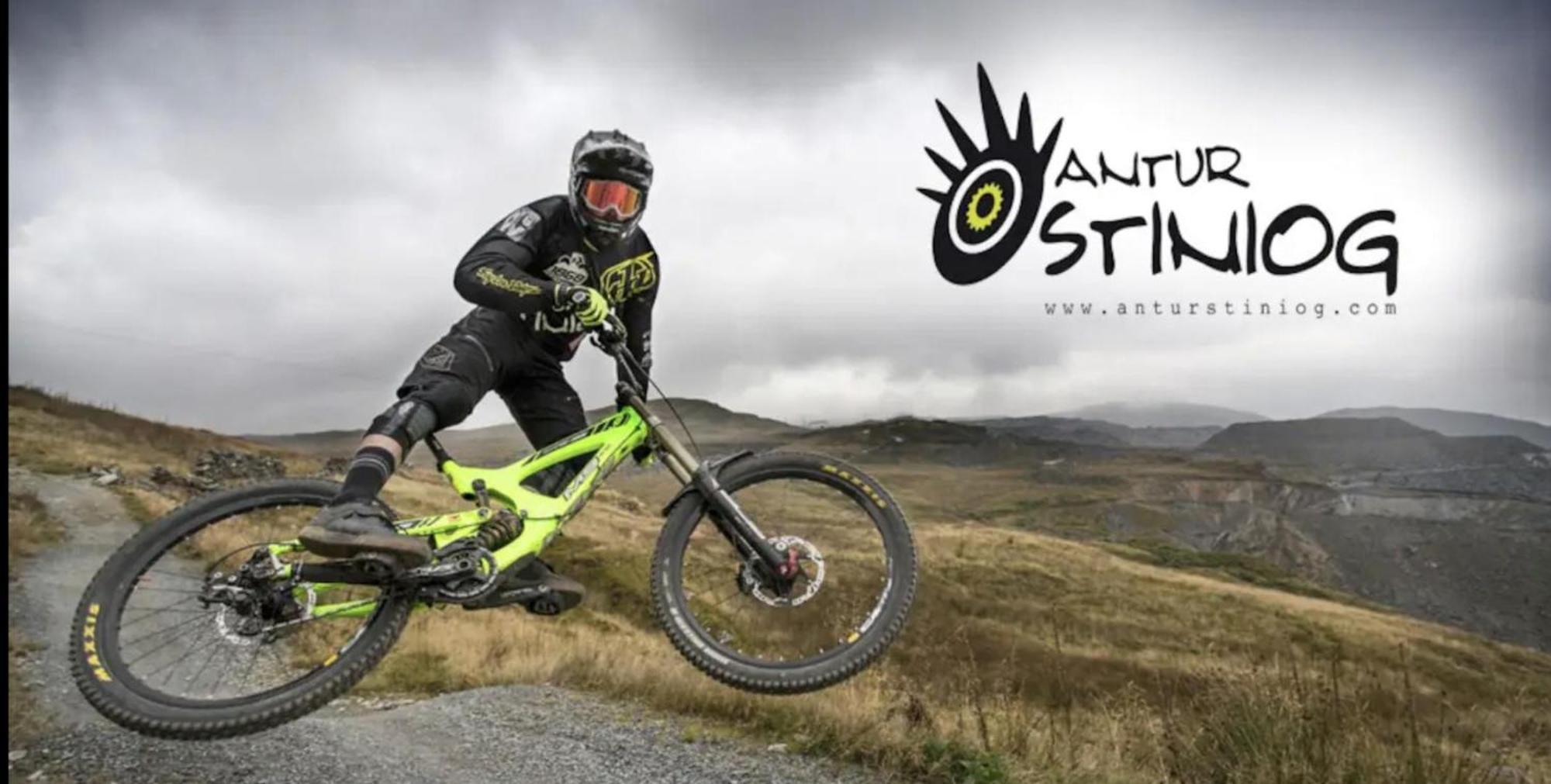Tanygrisiau Zip Cottage Sleeps 2-3 Climb Snowdon Zip World מראה חיצוני תמונה